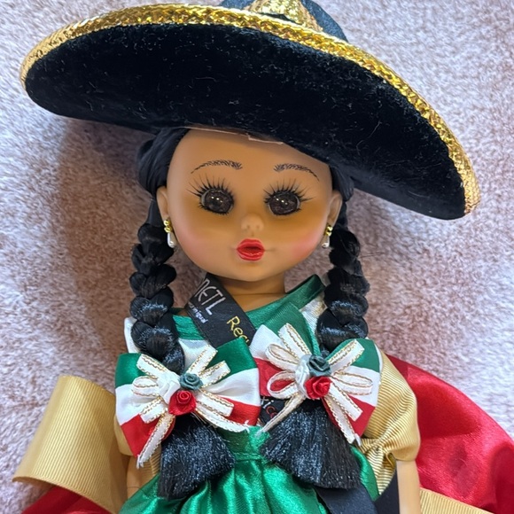 Traditional Mexican Doll - Picture 2 of 6